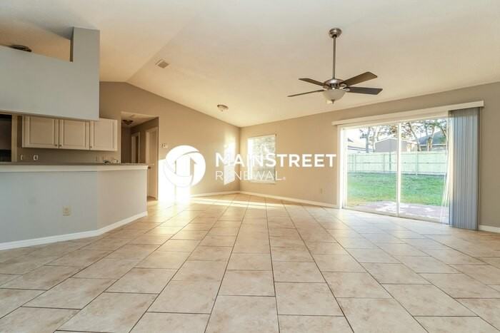 8318 Colma St - Photo 4 of 16