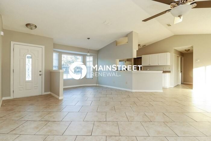 8318 Colma St - Photo 5 of 16