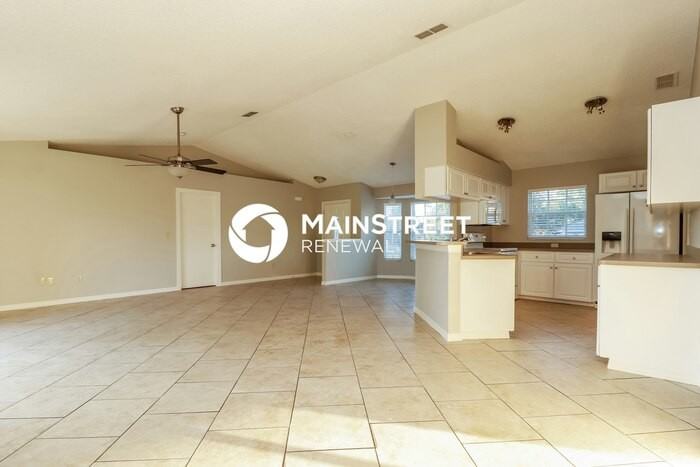 8318 Colma St - Photo 6 of 16