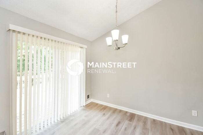 144 Hamlet Ct - Photo 7 of 18