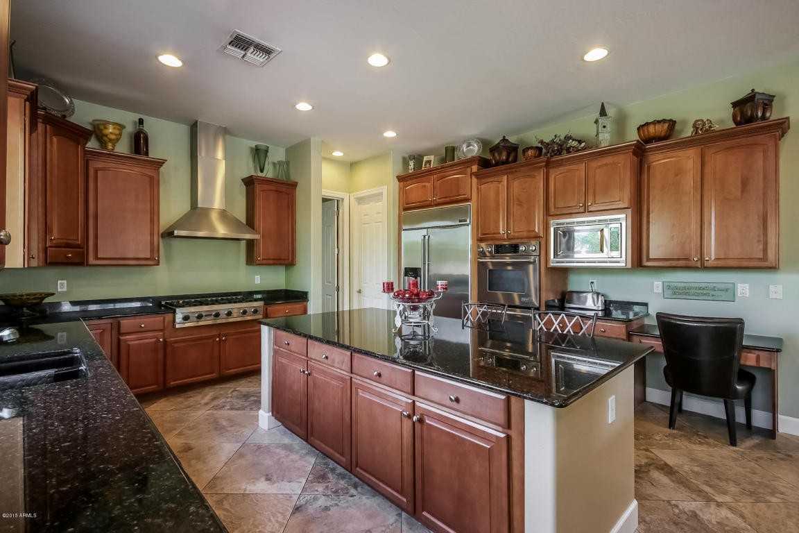 3213 E Ivyglen Cir - Photo 2 of 40