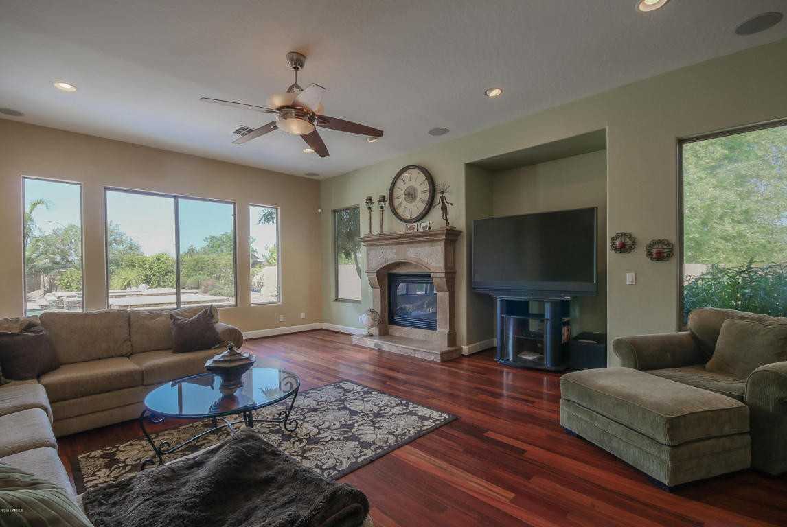 3213 E Ivyglen Cir - Photo 3 of 40