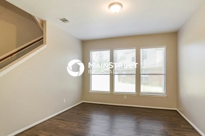 1026 Taylor Ridge Dr - Photo 7 of 17