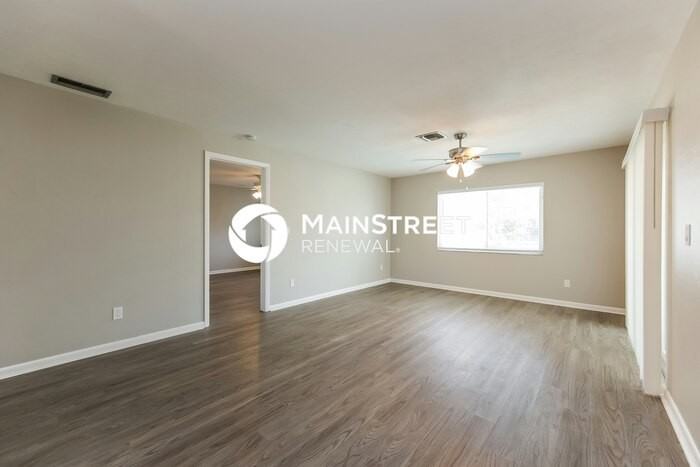 1414 Se 26th Ter - Photo 4 of 19