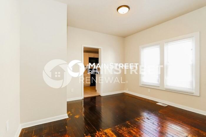 308 S 41st St - Photo 7 of 18