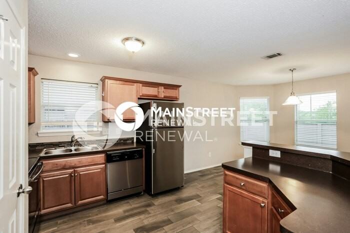 517 Bretts Way - Photo 7 of 15