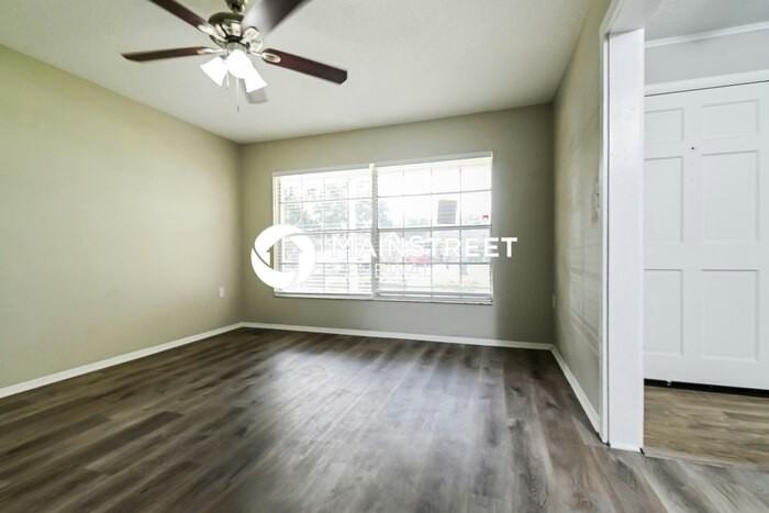 2836 Orchid Ln - Photo 2 of 16