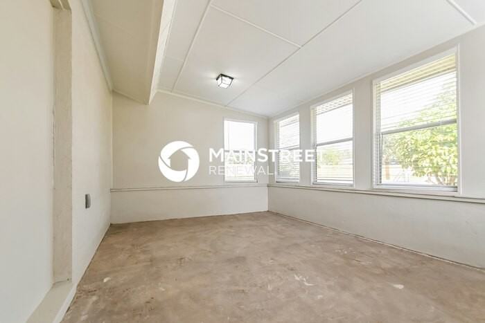 2836 Orchid Ln - Photo 5 of 16