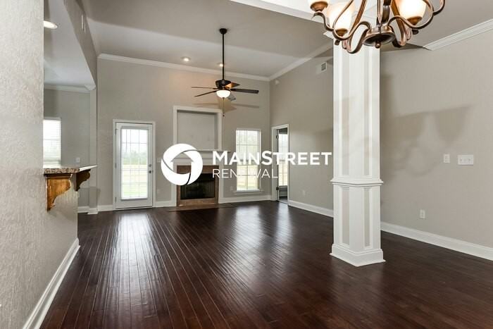 1028 Pilgrim Ln - Photo 5 of 17