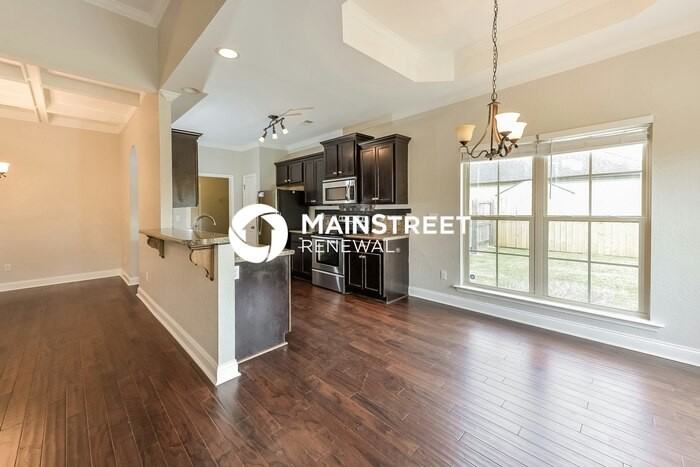 1028 Pilgrim Ln - Photo 7 of 17