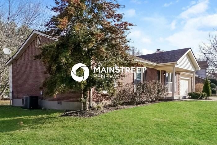 270 Adams Dr - Photo 4 of 17