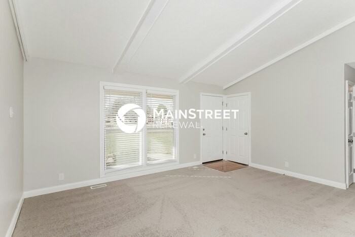 270 Adams Dr - Photo 6 of 17