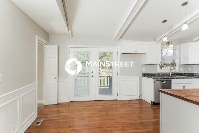 270 Adams Dr - Photo 7 of 17
