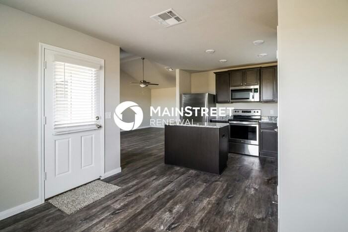 421 St James Pl - Photo 6 of 16