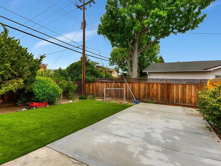 3125 Mauricia Avenue - Photo 6 of 12