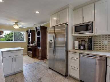 3125 Mauricia Avenue - Photo 7 of 12