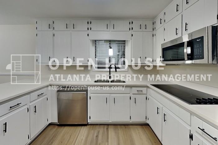 1110 Lake Dr - Photo 6 of 23