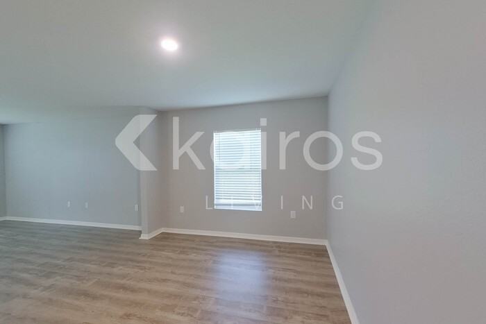 4204 E 5th St - Photo 5 of 29