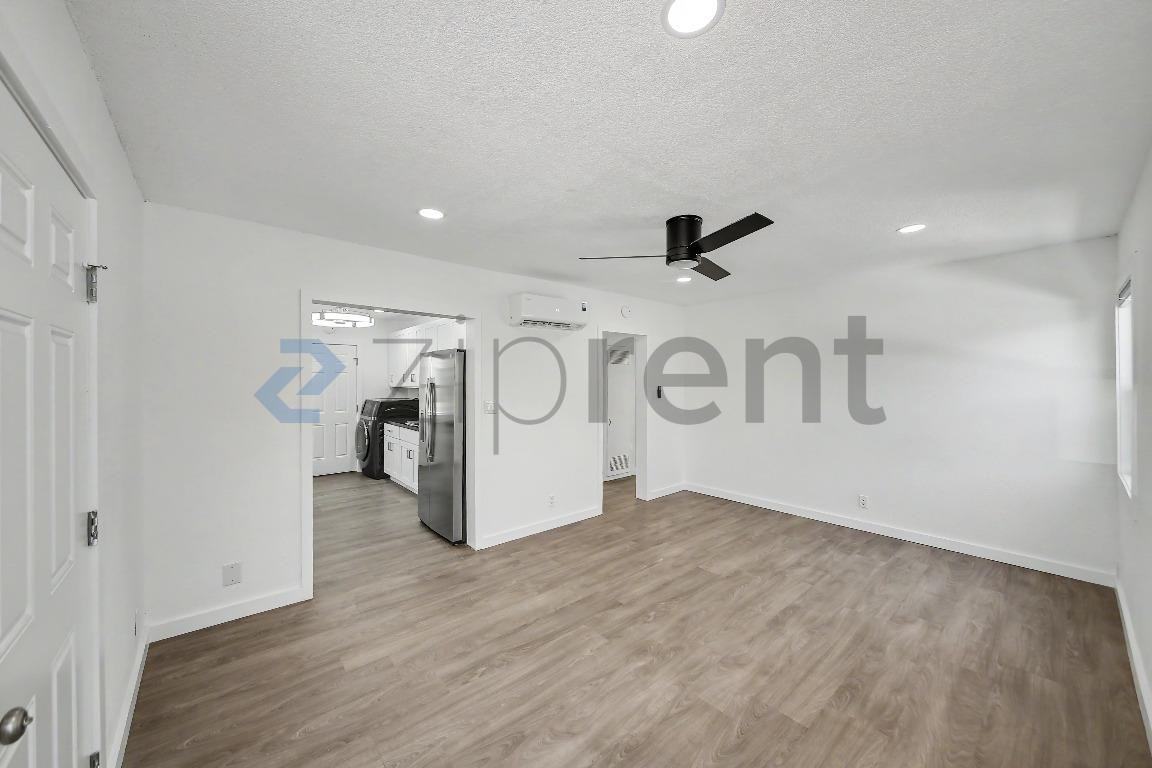 10907 S Burl Ave - Photo 4 of 13