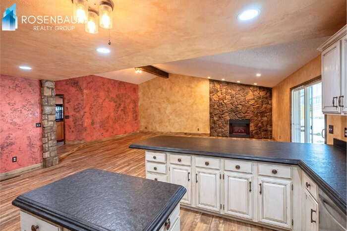 3452 N 67th Dr - Photo 4 of 12