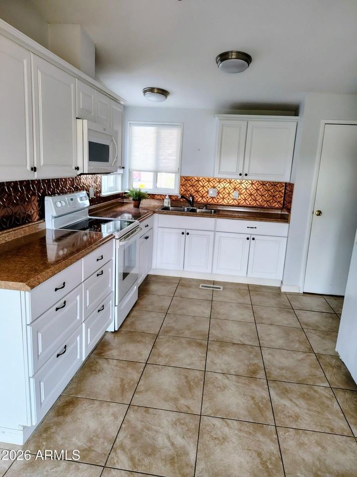 6058 S Cypress Point Dr - Photo 2 of 11