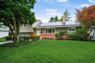 258 Sinsbury Dr N - Photo 1 of 1