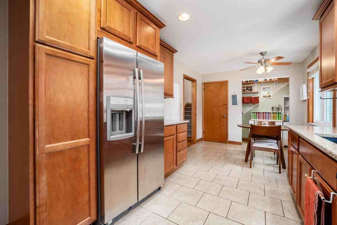 258 Sinsbury Dr N - Photo 7 of 47