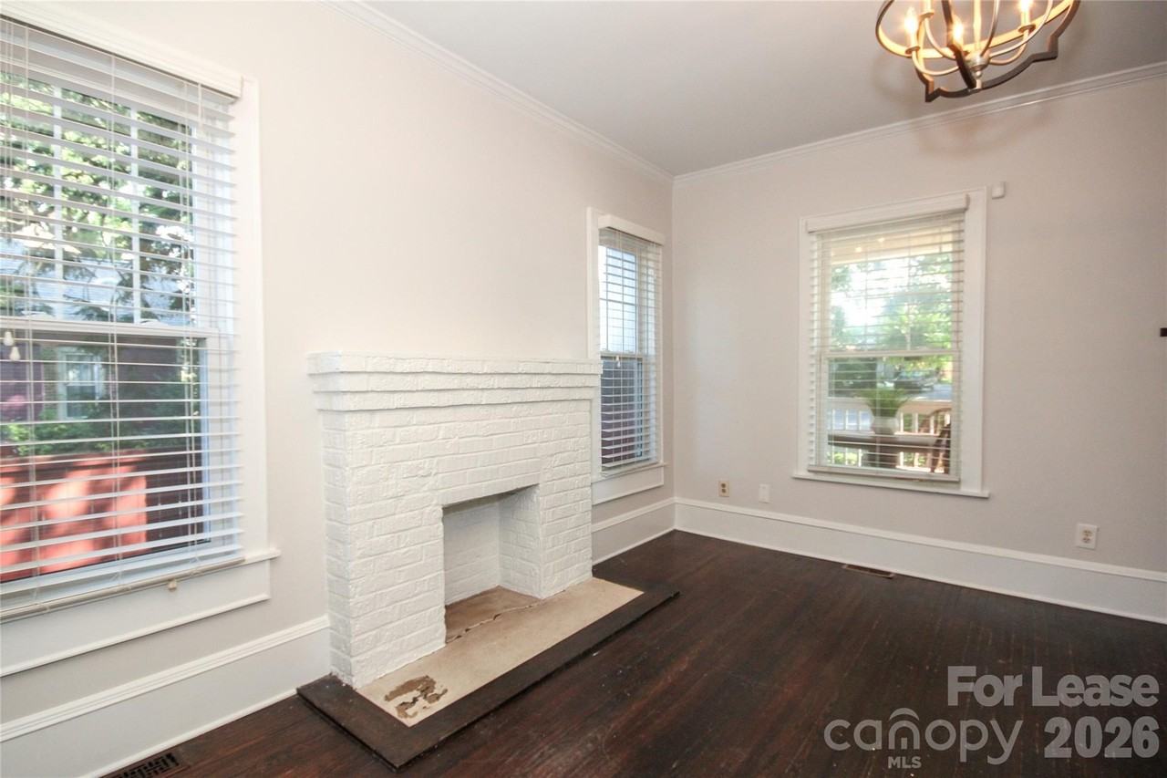 700 E 35th St - Photo 5 of 48