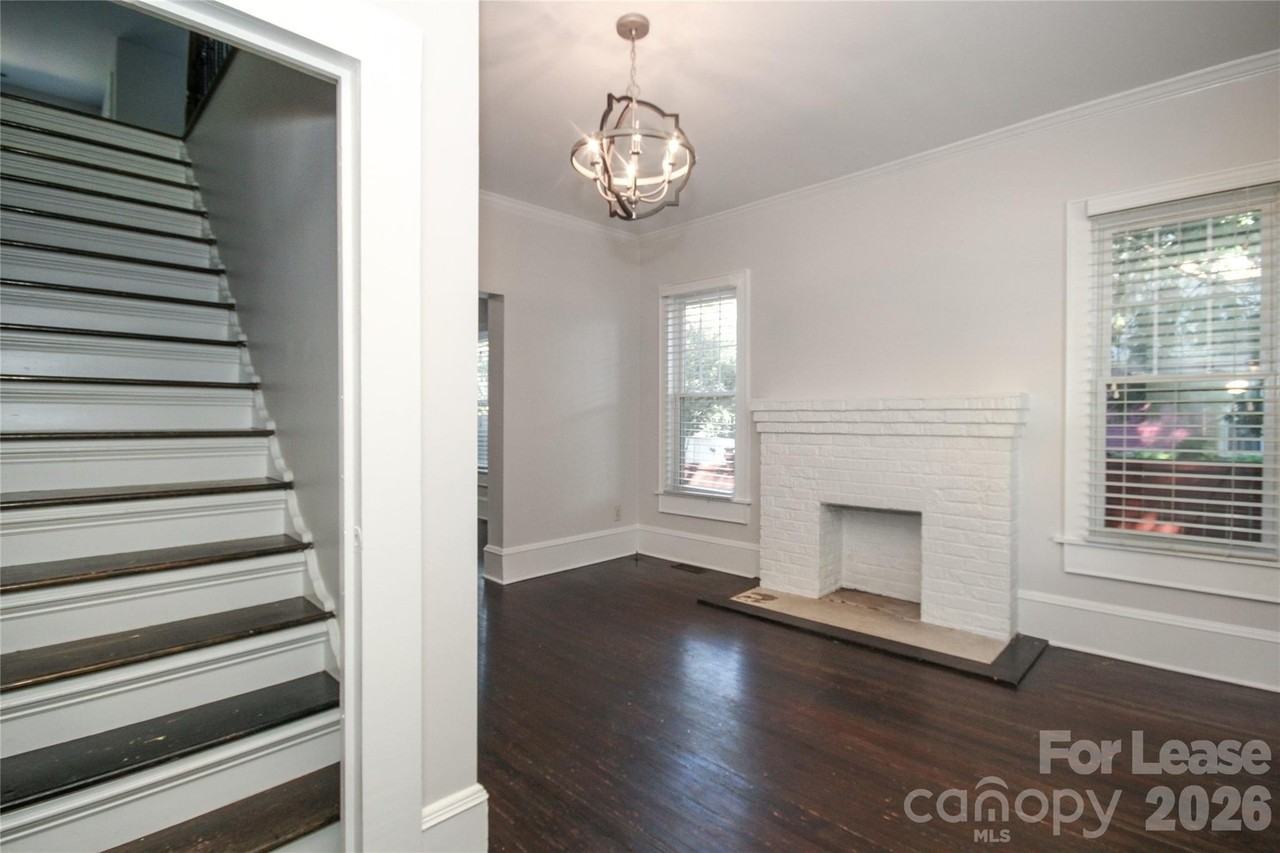 700 E 35th St - Photo 7 of 48