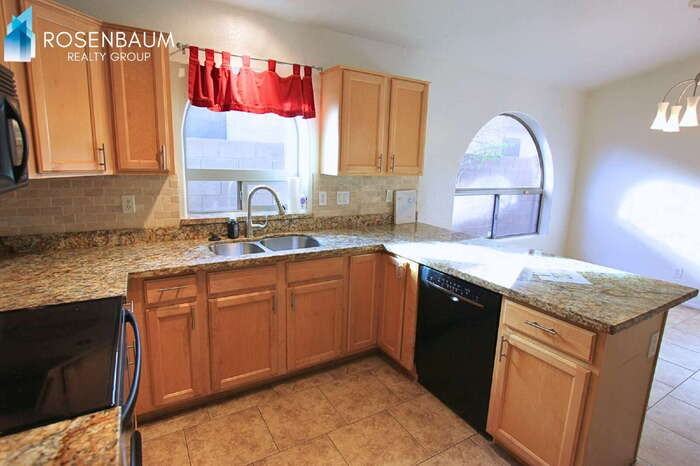 12412 W Montebello Ave - Photo 2 of 26