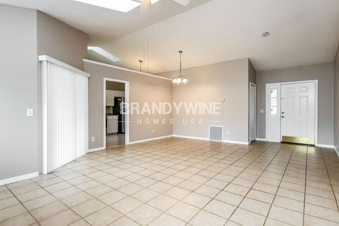 6813 Westborough Ln - Photo 5 of 20