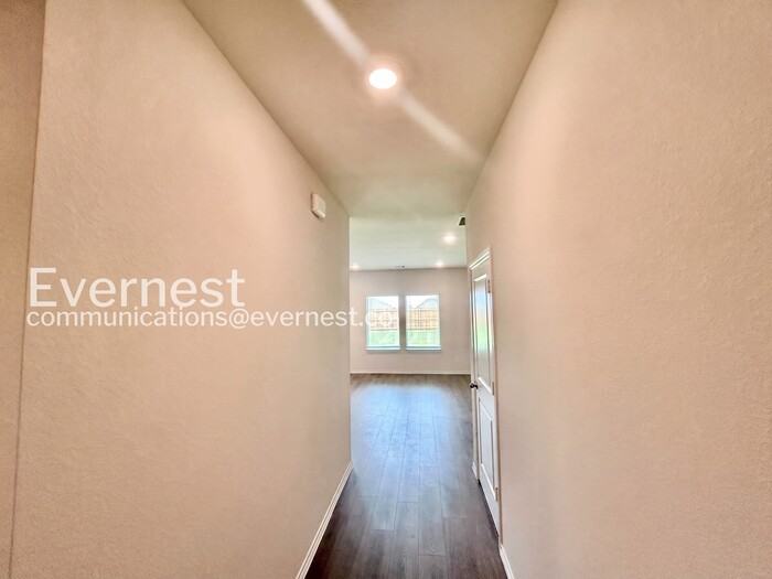 324 Wild Rose Way - Photo 5 of 24