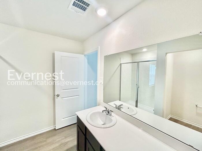 324 Wild Rose Way - Photo 7 of 24