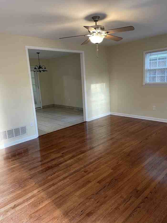 406 Bryan St - Photo 4 of 30