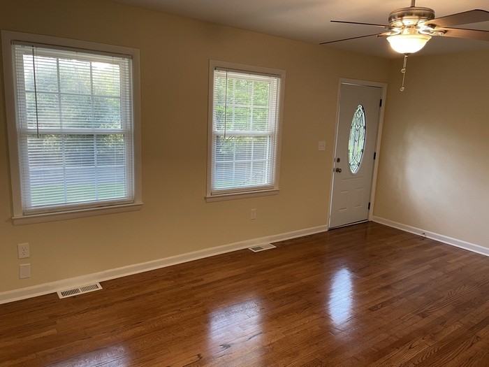 406 Bryan St - Photo 5 of 30