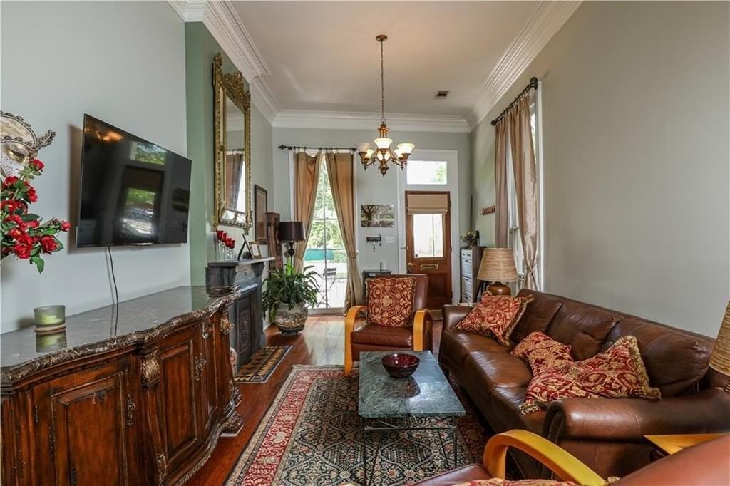 1225 Coliseum St - Photo 7 of 20