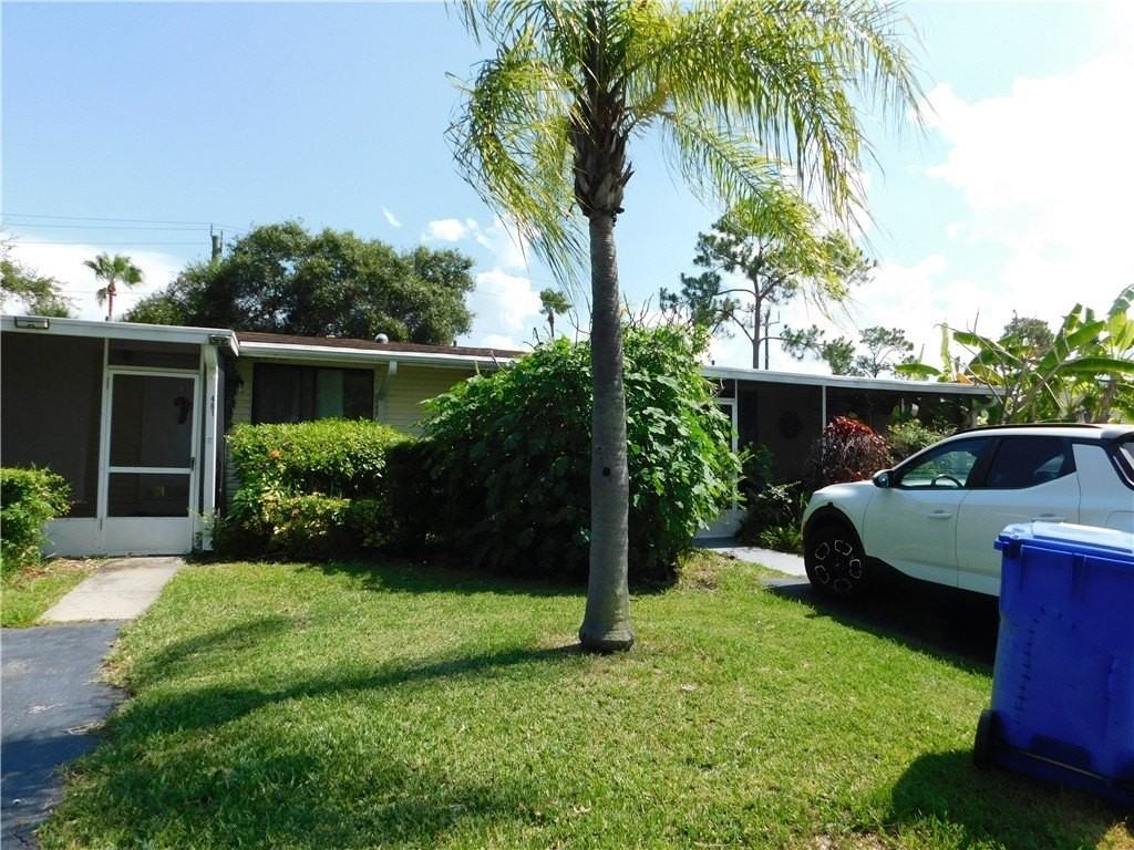 485 7th Pl - Photo 2 of 11