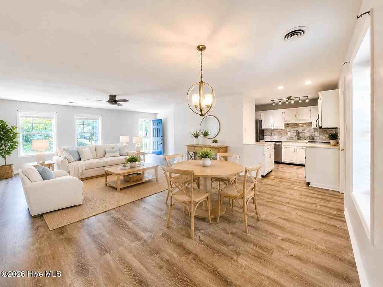 1093 Harbor Dr - Photo 6 of 28