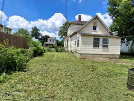 featured image of 317 Sw 3rd St #1