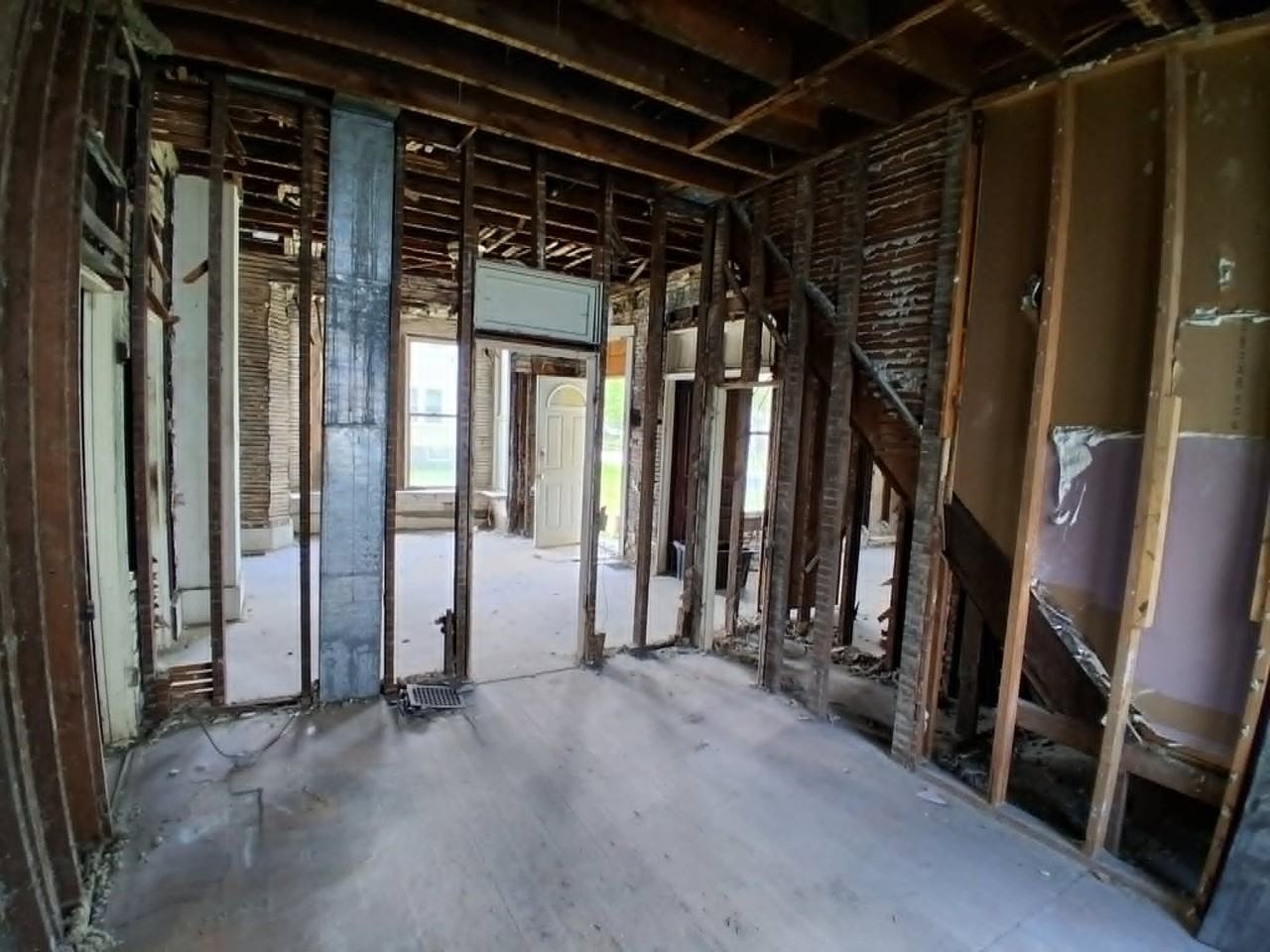 317 Sw 3rd St #1 - Photo 4 of 6