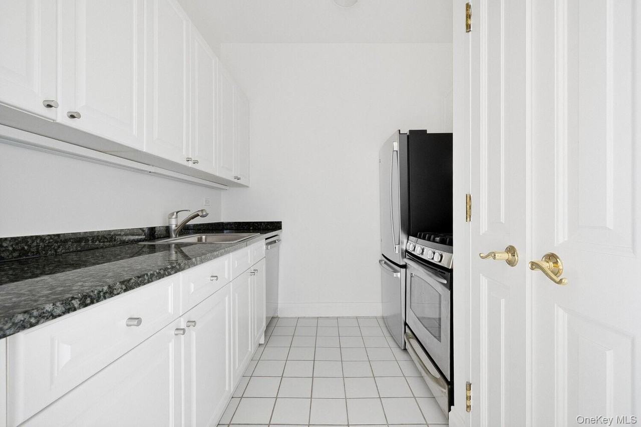 350 E 82nd St #7G - Photo 5 of 17