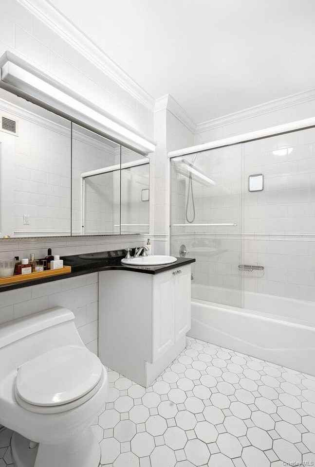 350 E 82nd St #7G - Photo 6 of 17