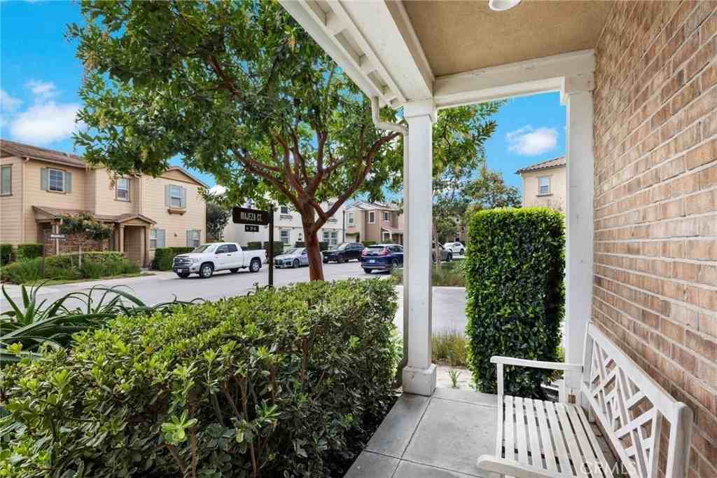 37 Majeza Ct - Photo 3 of 50