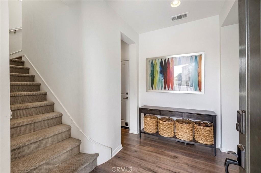 37 Majeza Ct - Photo 4 of 50