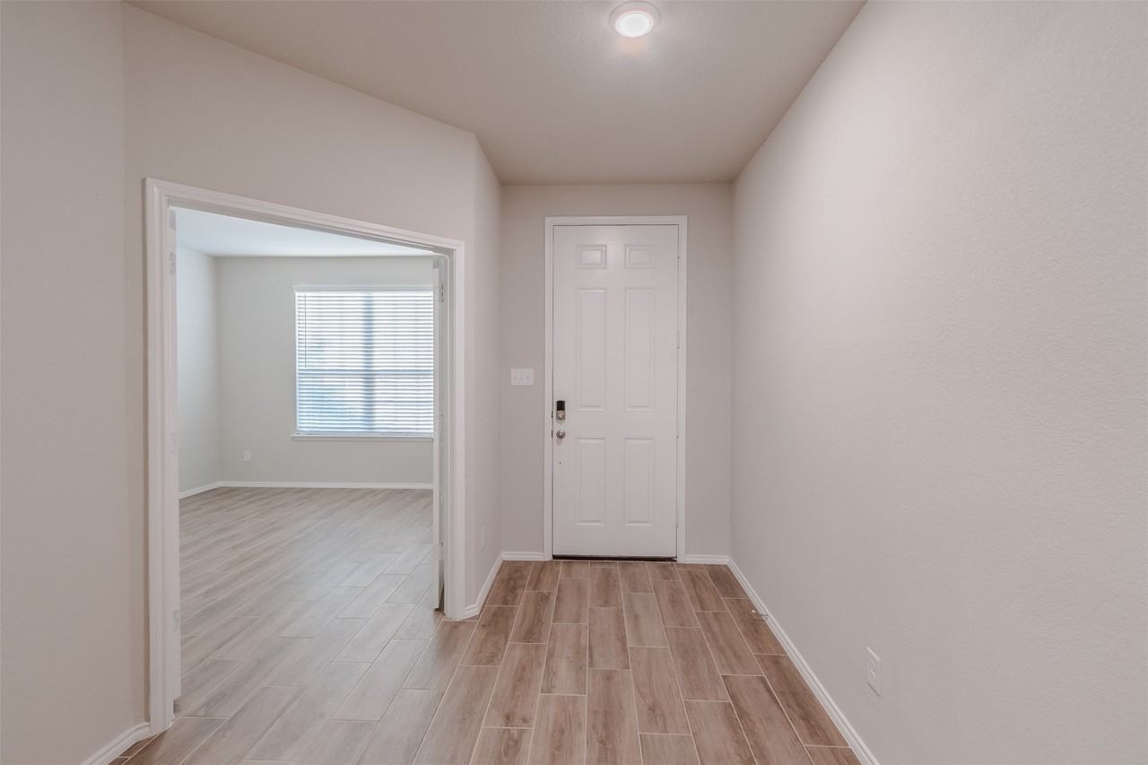 5948 Hopkins Dr - Photo 5 of 40