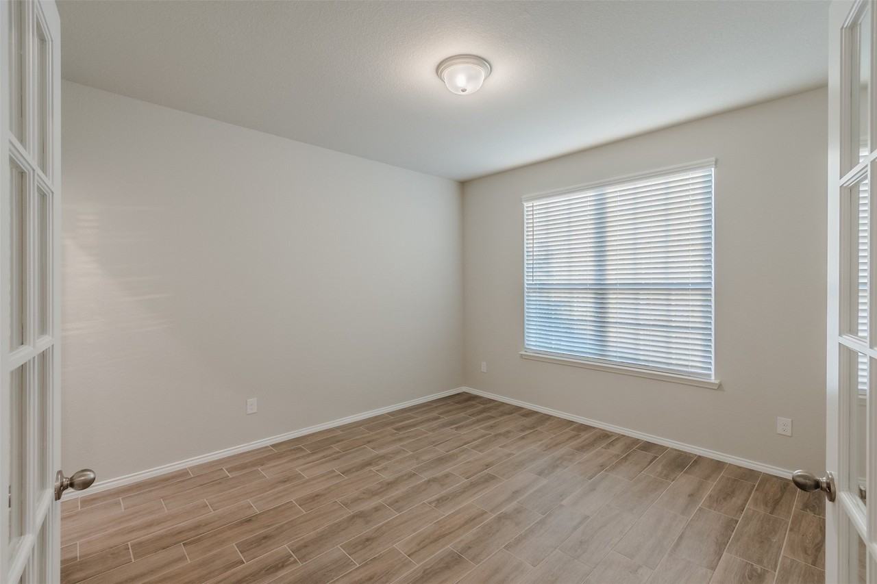 5948 Hopkins Dr - Photo 6 of 40