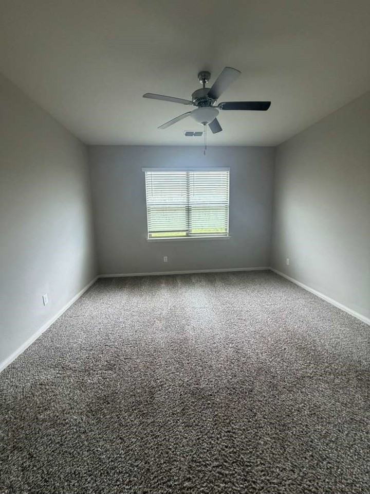 310 Foster Ln - Photo 2 of 15