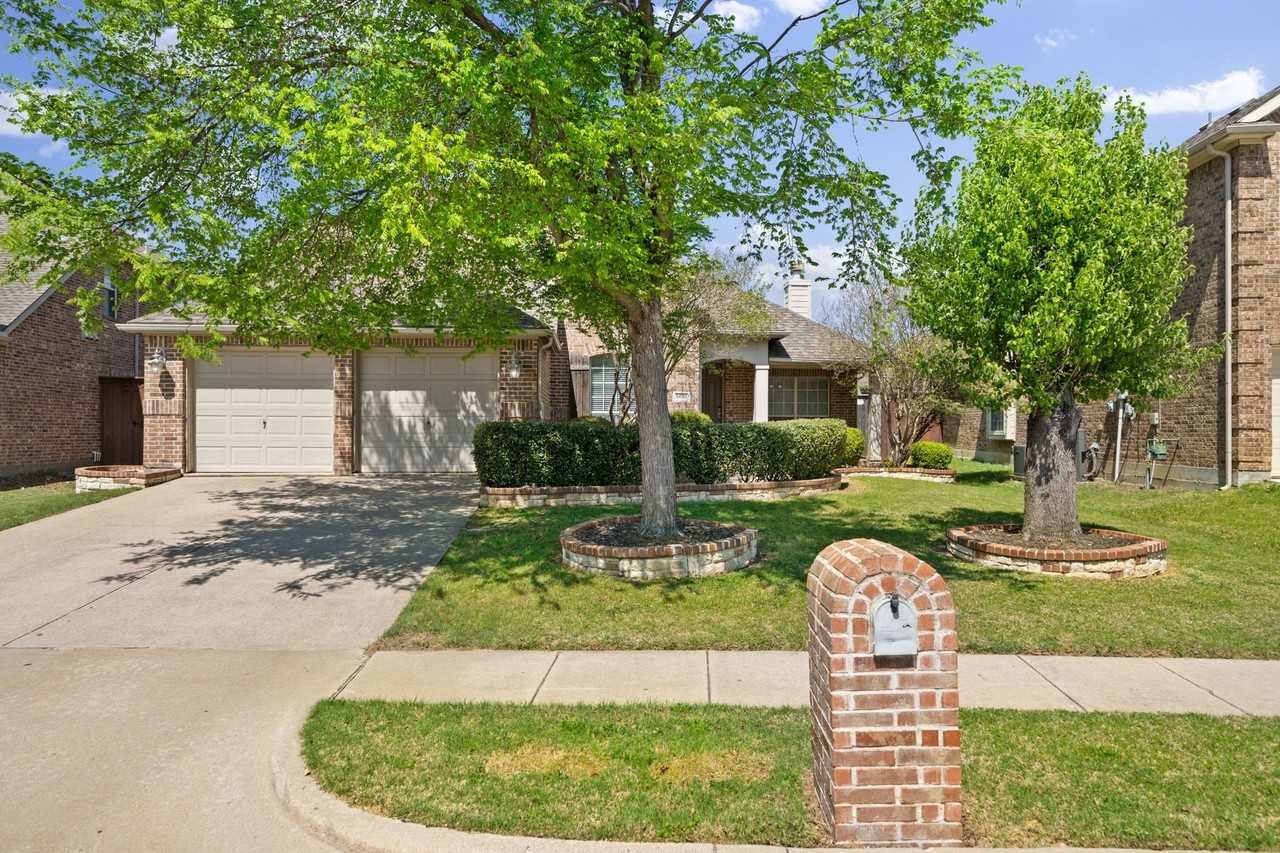2653 Whispering Trl - Photo 2 of 35