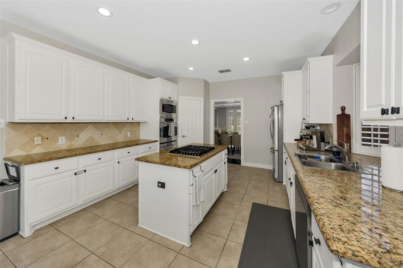 205 Bob O Link Dr - Photo 2 of 13