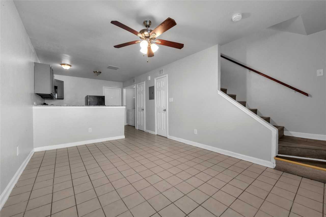4936 Flamingo Rd - Photo 2 of 14